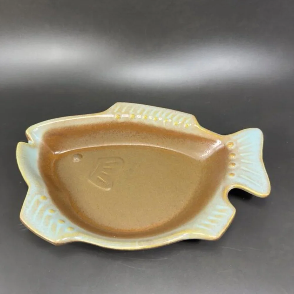 Vintage Hand Made Pottery Fish Shaped‎ Dish Bowl Container USA Pottery Stoneware